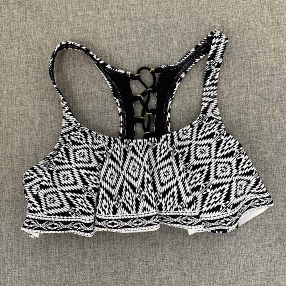 Reel Legends Black White Bikini Top Medium Ruffled Crisscross Back Gold Rings